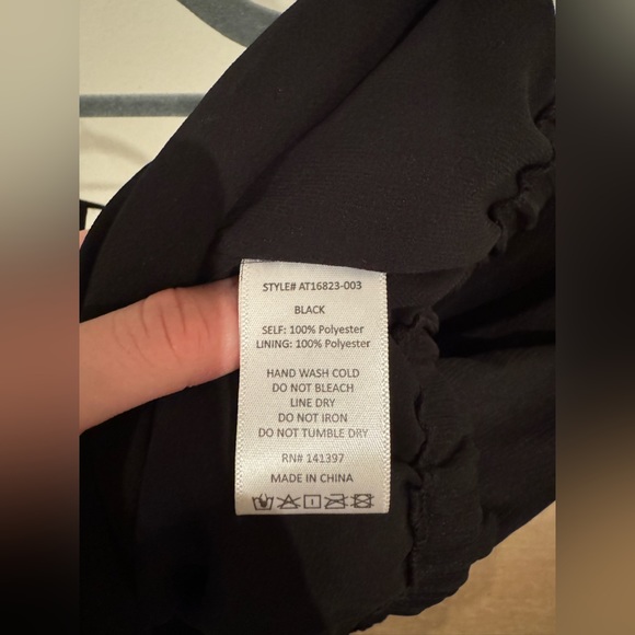 ASTR Medium Black Top. 🖤⚡️ - Picture 4 of 4